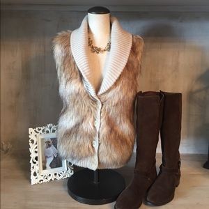 ANN TAYLOR Faux fur vest.